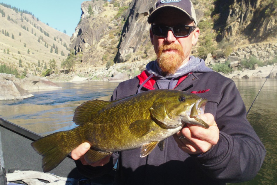 Idaho bass fishing guides drift or jet boat trips